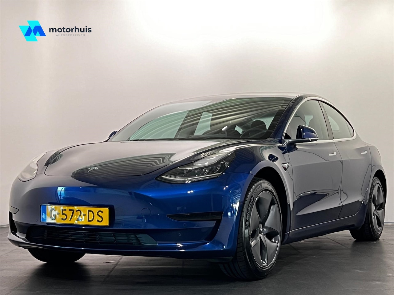 Tesla Model 3 - Standard Plus RWD | PANORAMA DAK | VERWARMBARE STOELEN - AutoWereld.nl