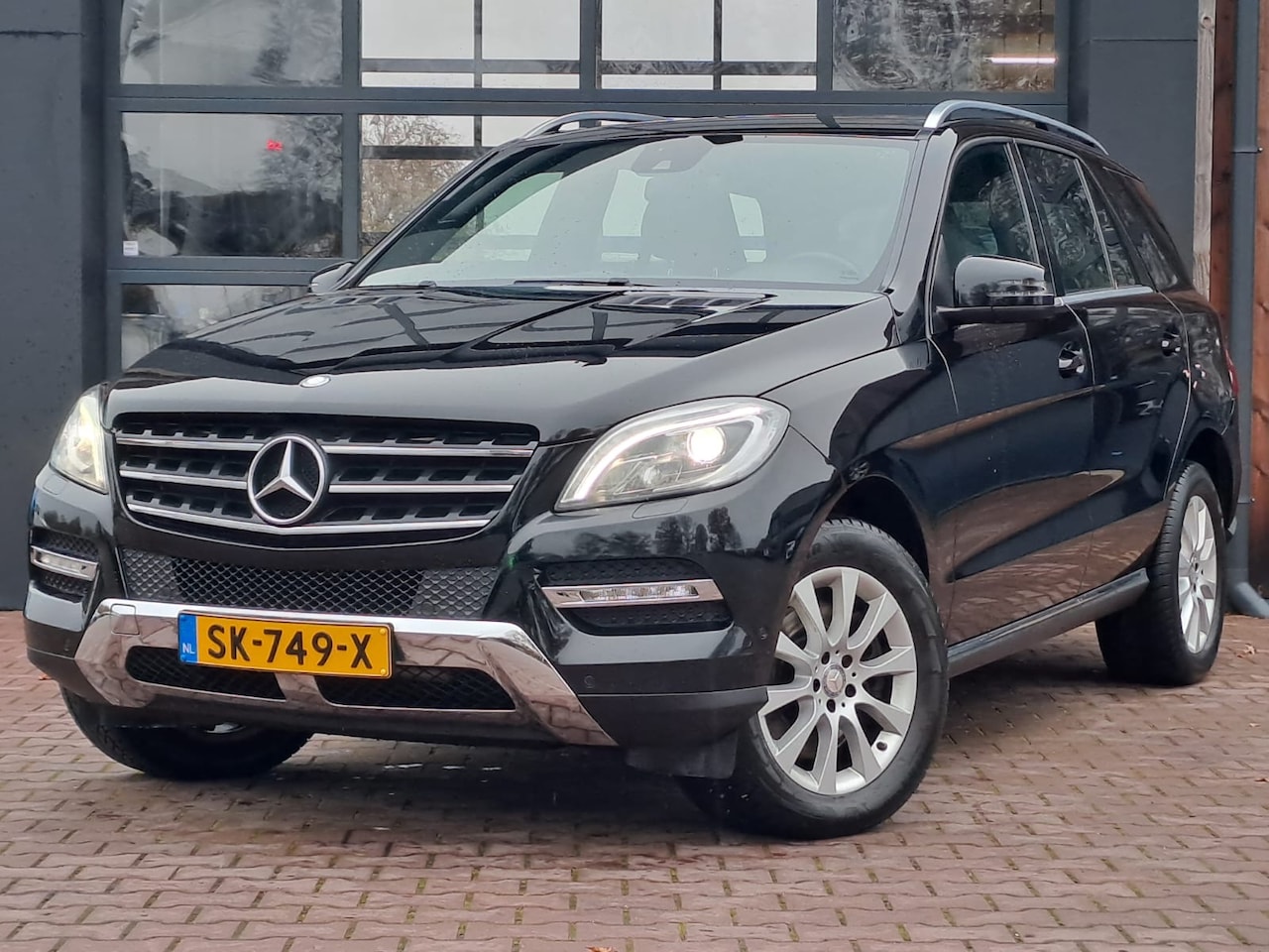 Mercedes-Benz M-klasse - 350 | Automaat | Navi | Standkachel | Xenon | 4x4 | Camera | PDC | Leder | 3500KG Trekgewi - AutoWereld.nl