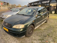 Opel Astra - 1.6-16V Club