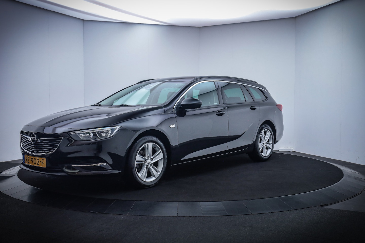 Opel Insignia Sports Tourer - 1.5Turbo Sport Edition 1/2 LEDER/CLIMA/LMV/PDC/WW - AutoWereld.nl