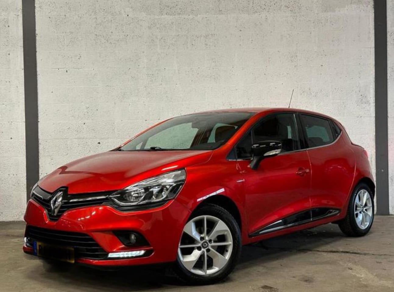 Renault Clio - 1.5 dCi Ecoleader Limited 1.5 dCi Ecoleader Limited - AutoWereld.nl