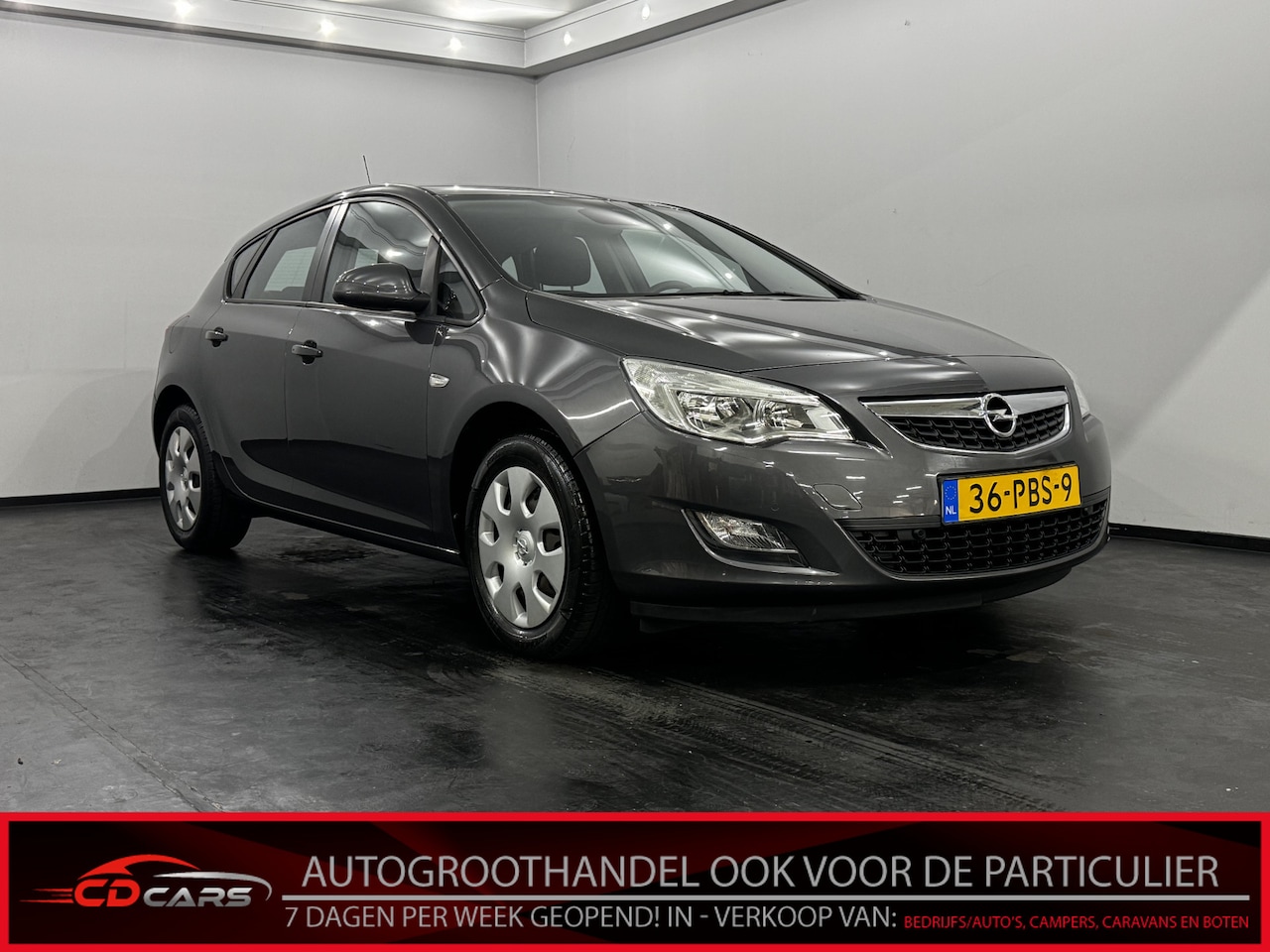 Opel Astra - 1.4 Edition Airco, Parkeer sensoren, Cruise control, Mistlamp - AutoWereld.nl