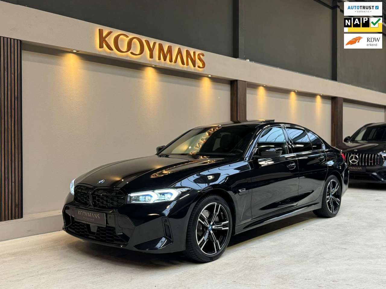 BMW 3-serie - 330e PANO|HUD|SFEER|CAMERA|MEMORY|ELEC STOELEN|BLINDSPOT|VOL! - AutoWereld.nl