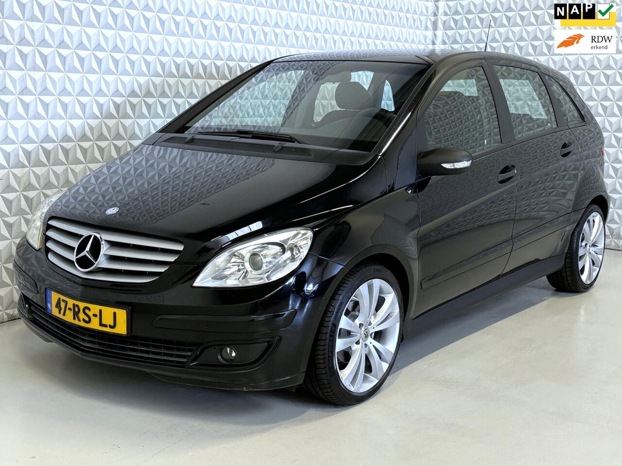 Mercedes-Benz B-klasse - 170 AUTOMAAT / 241.000km (2005) - AutoWereld.nl