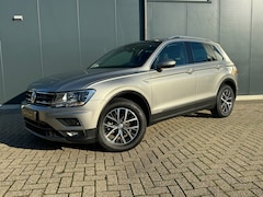 Volkswagen Tiguan - 1.4 TSI ACT Highline * Camera * Panorama * Trekhaak