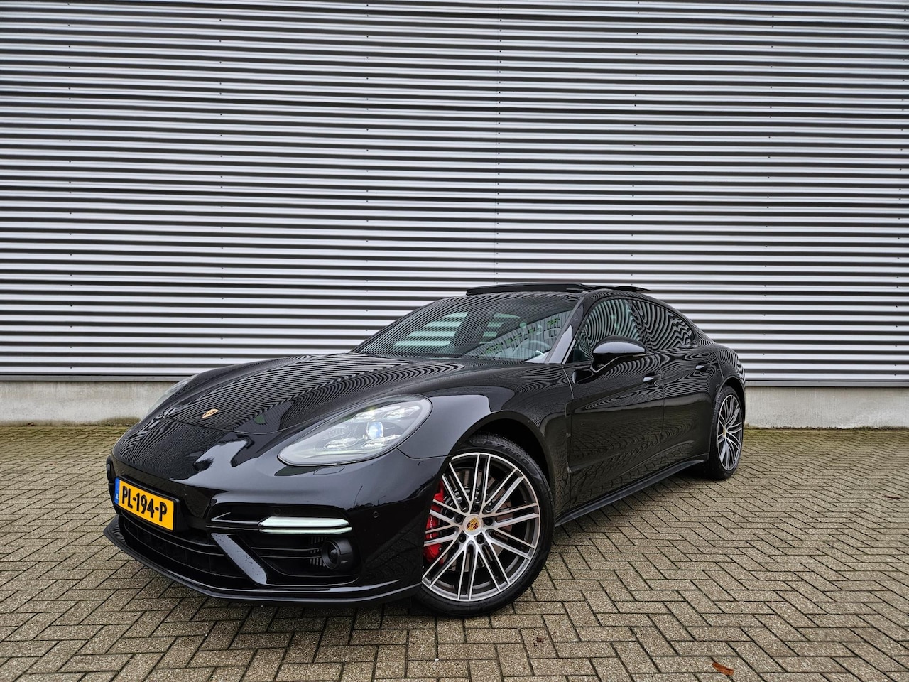 Porsche Panamera - 4.0 Turbo s 550pk Sport Chrono Plus Burmester Panoramadak Dealer onderhouden - AutoWereld.nl