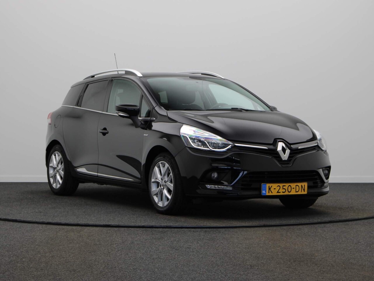 Renault Clio Estate - TCe 90pk Limited | Trekhaak | LMV | Airco | Cruise control | - AutoWereld.nl