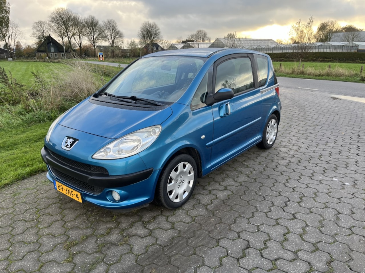 Peugeot 1007 - 1.6-16V AUTOMAAT slechts 123DKM!! - AutoWereld.nl