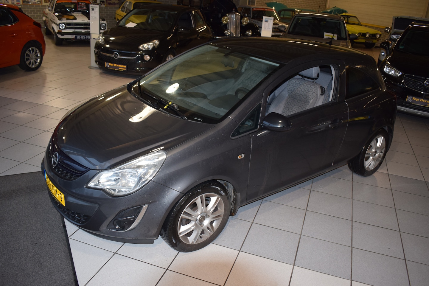 Opel Corsa - 1.4-16V Color Edition 1.4-16V Color Edition - AutoWereld.nl