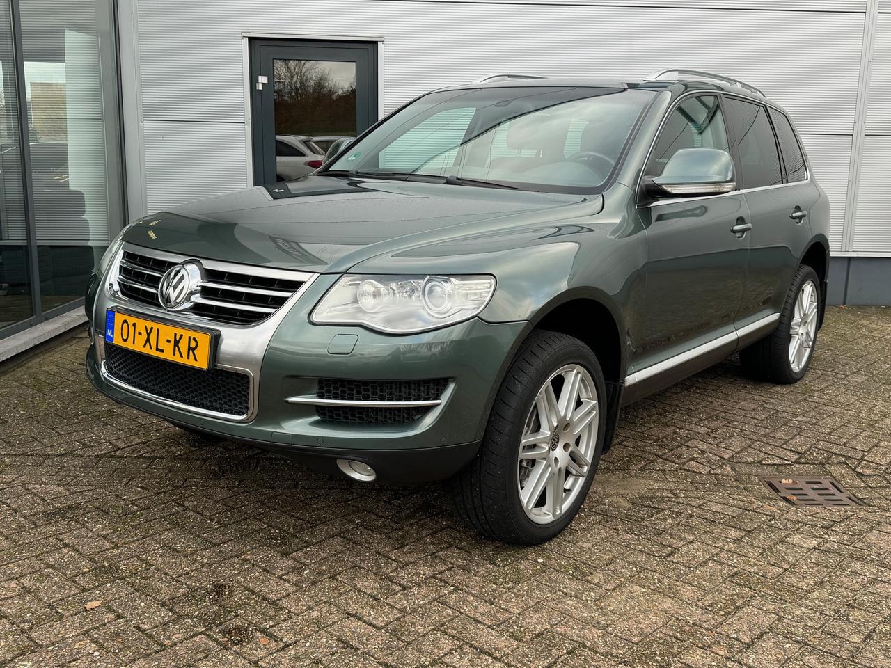 Volkswagen Touareg - 5.0 TDI V10 | 4WD | 1E EIGENAAR ORGINEEL NED - AutoWereld.nl