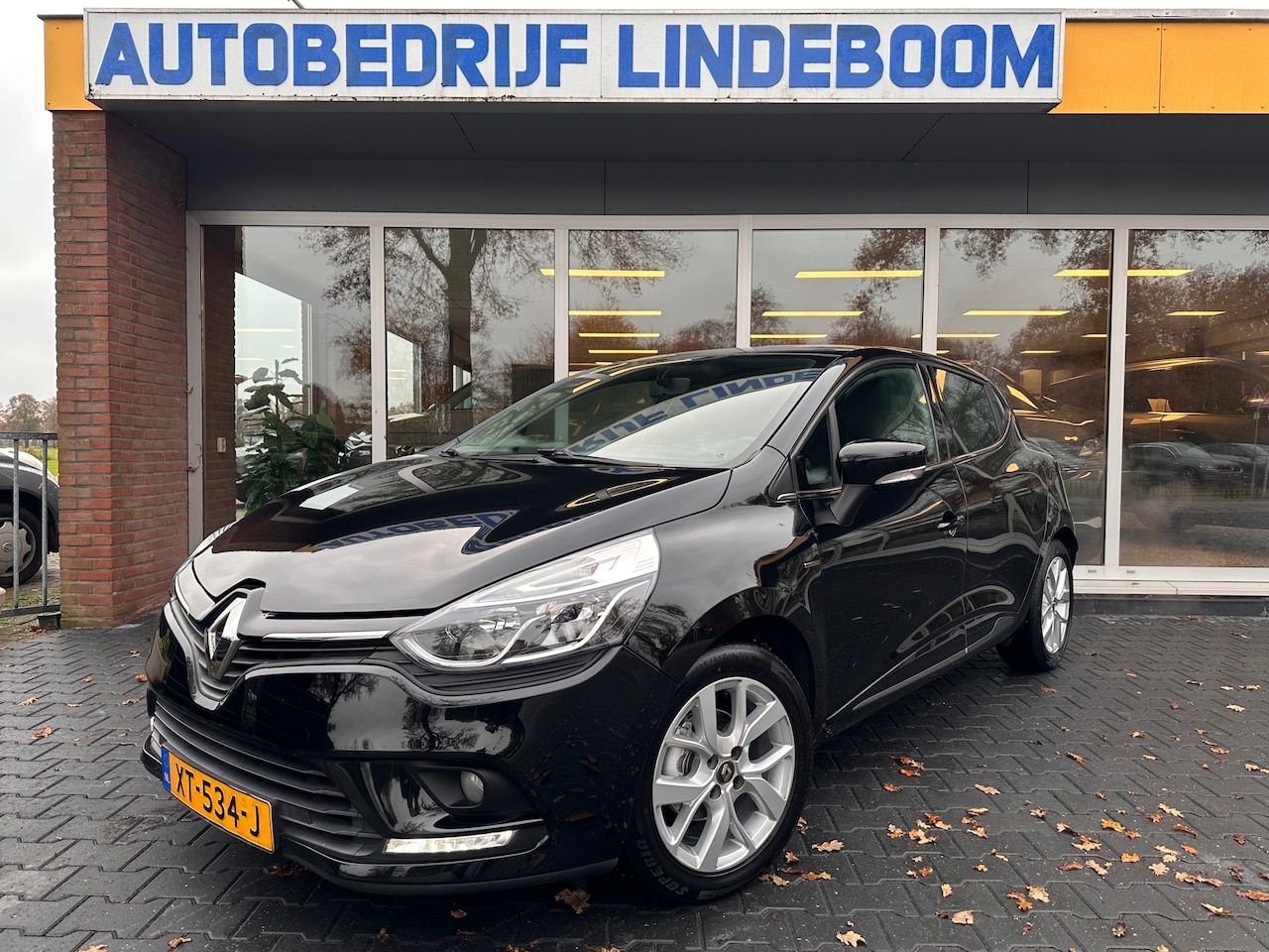 Renault Clio - 0.9 TCe Limited 0.9 TCe Limited,Trekhaak,Kyeles start,Keyless entry - AutoWereld.nl