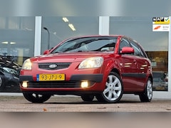 Kia Rio - 1.4 Fifteen Sport Airco Trekhaak 3e Eigenaar Nieuwstaat Nieuwe APK