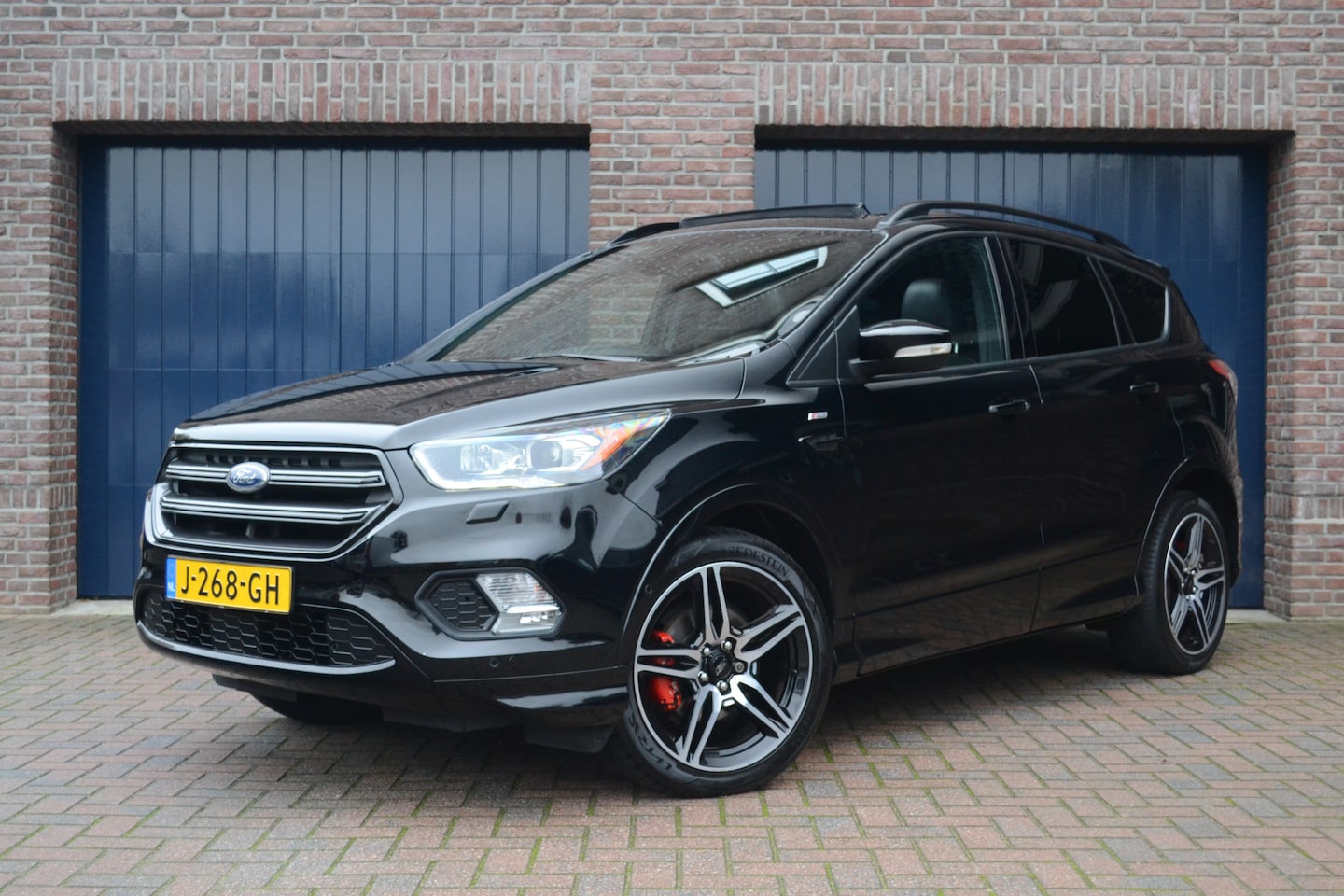 Ford Kuga - 1.5 EcoBoost ST Line | Panoramadak | Keyless | Trekhaak | Camera | Carplay - AutoWereld.nl