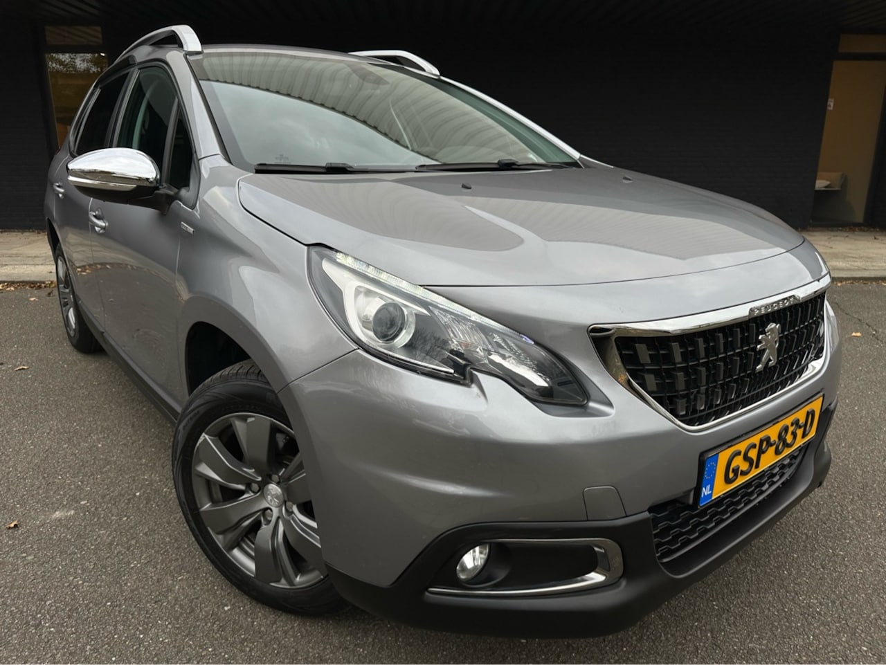 Peugeot 2008 - 1.2 turbo Syle // Automaat // Trekhaak // - AutoWereld.nl