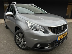 Peugeot 2008 - 1.2 turbo Syle // Automaat // Trekhaak //