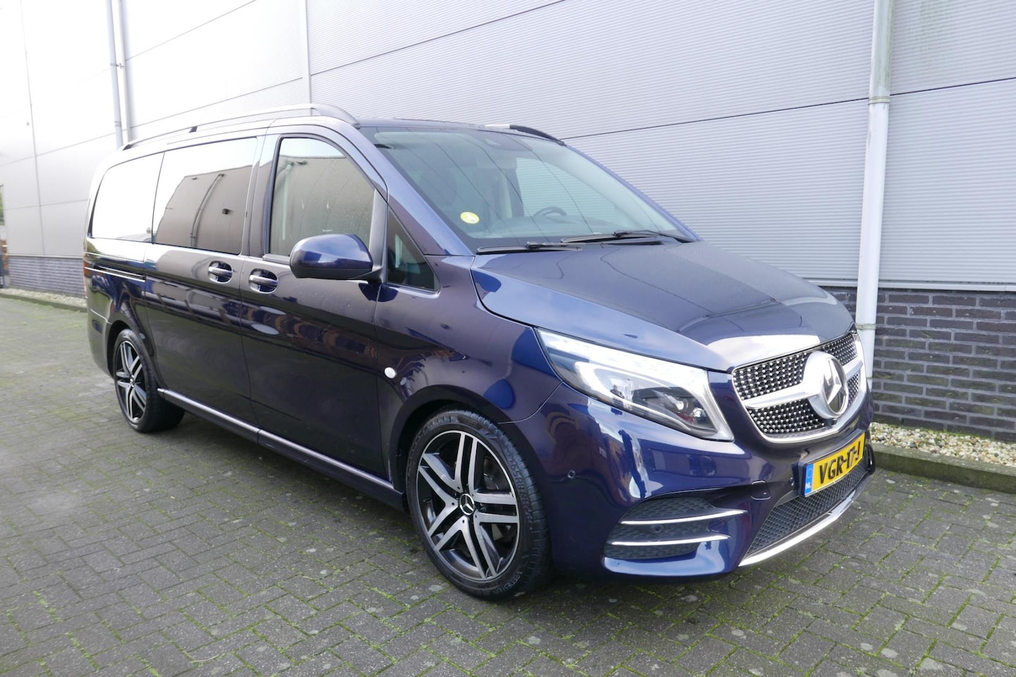 Mercedes-Benz Vito - 114 CDI Lang DC Comfort AUT,LEER,XENON,AMG. - AutoWereld.nl