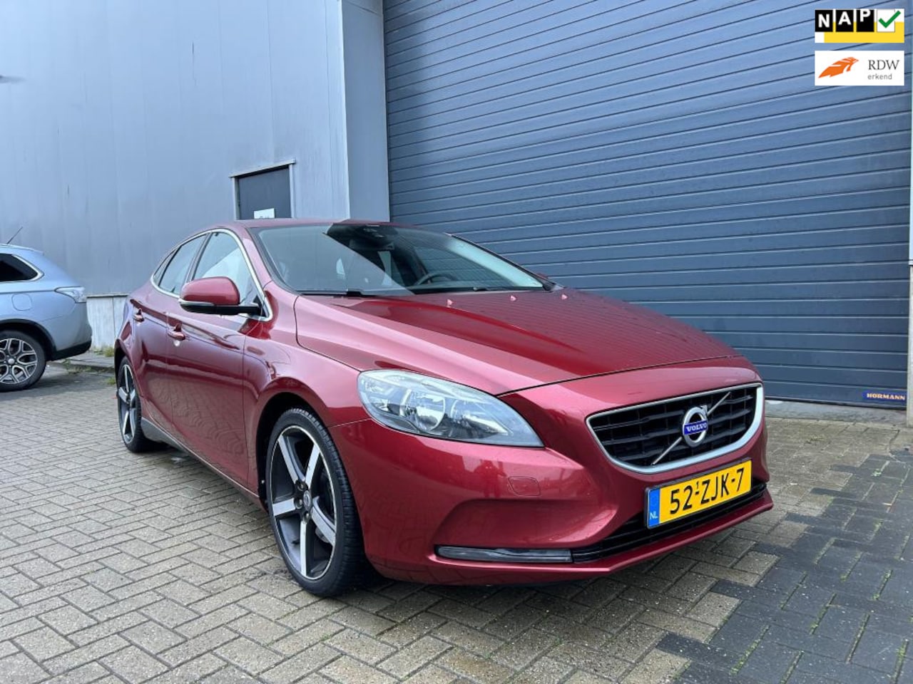 Volvo V40 - 1.6i T4 Momentum NAVI PDC NAP 2012 - AutoWereld.nl