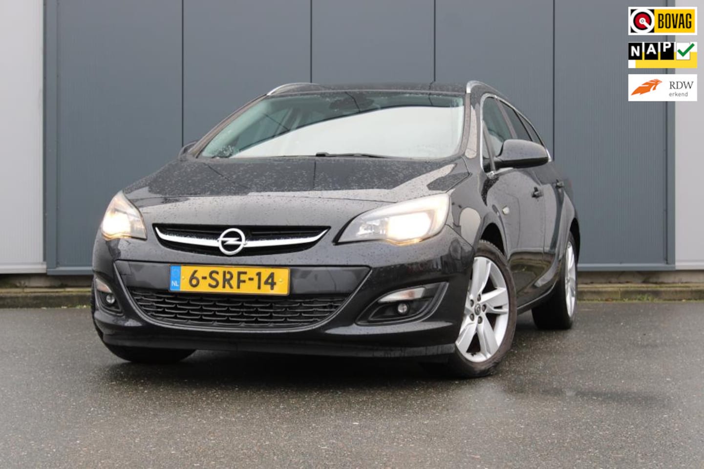 Opel Astra Sports Tourer - 1.4 Turbo Design Edition 1.4 Turbo Design Edition, Cruise Control, climate control, Navigatie, Parkeersensoren acht - AutoWereld.nl