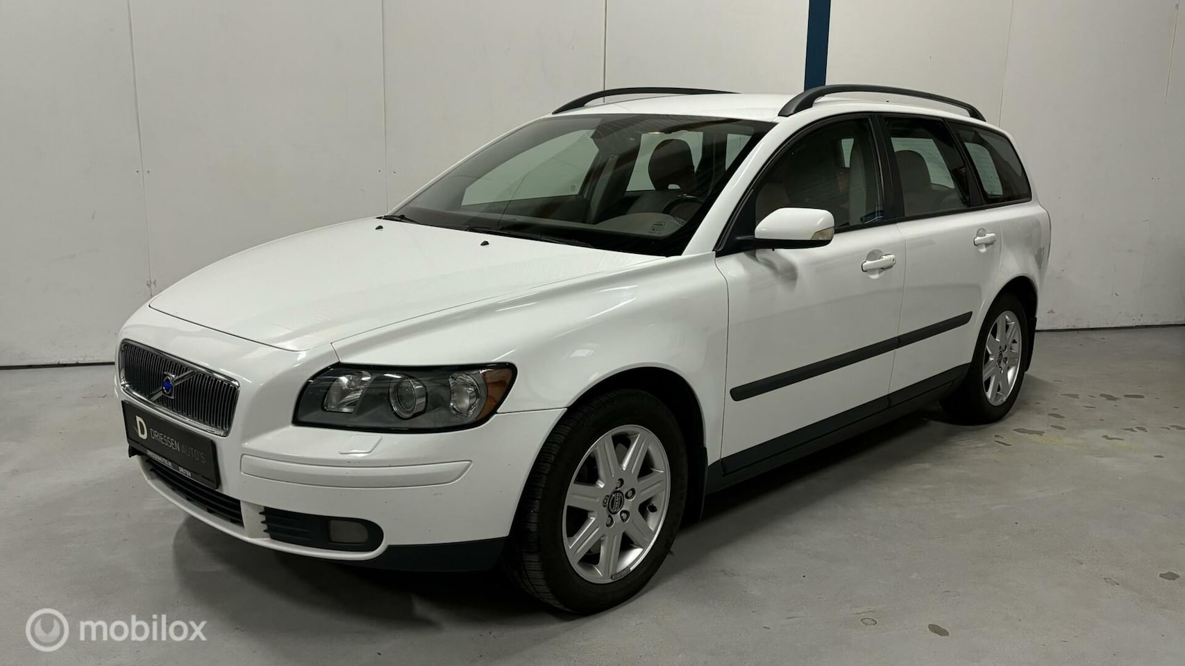 Volvo V50 - 2.5 T5 AWD Kinetic AUTOMAAT / YOUNGTIMER - AutoWereld.nl