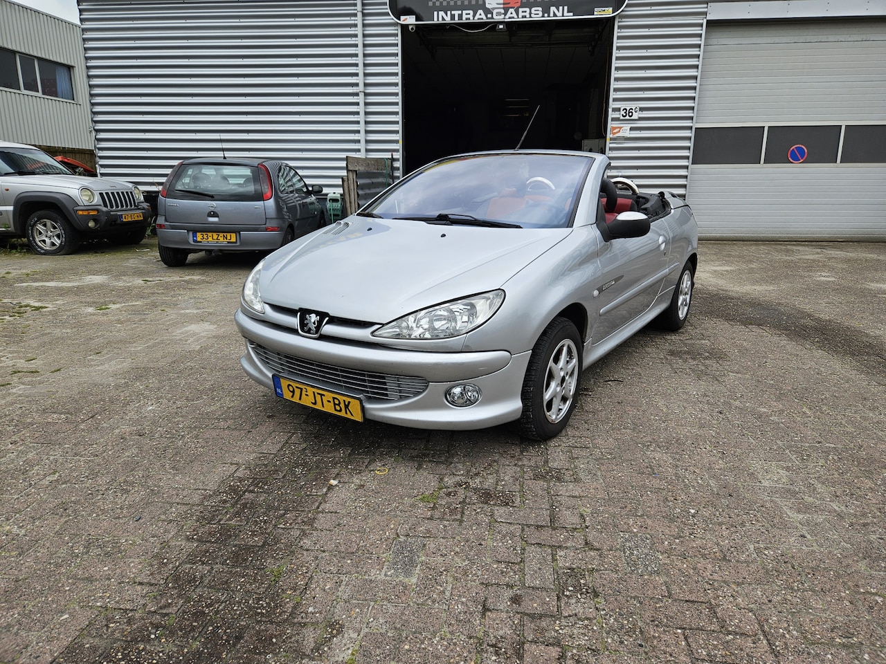 Peugeot 206 CC - 1.6-16V Goed rijdende en leuke Cabrio, Airco, Leer, Electr pakket, Apk 03-11-2025. - AutoWereld.nl