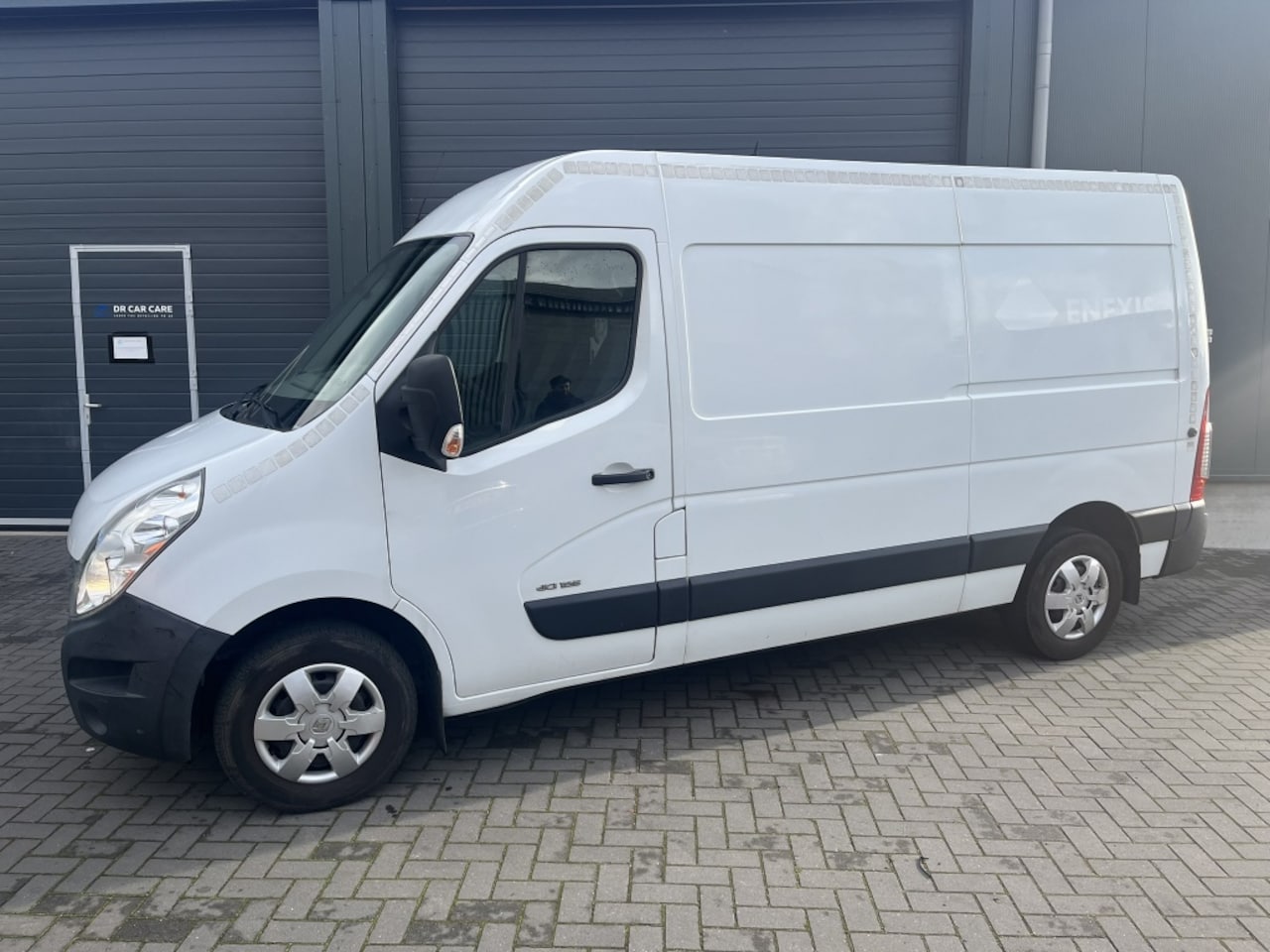 Renault Master - T35 2.3 dCi L2H2 T35 2.3 dCi L2H2EcDC - AutoWereld.nl