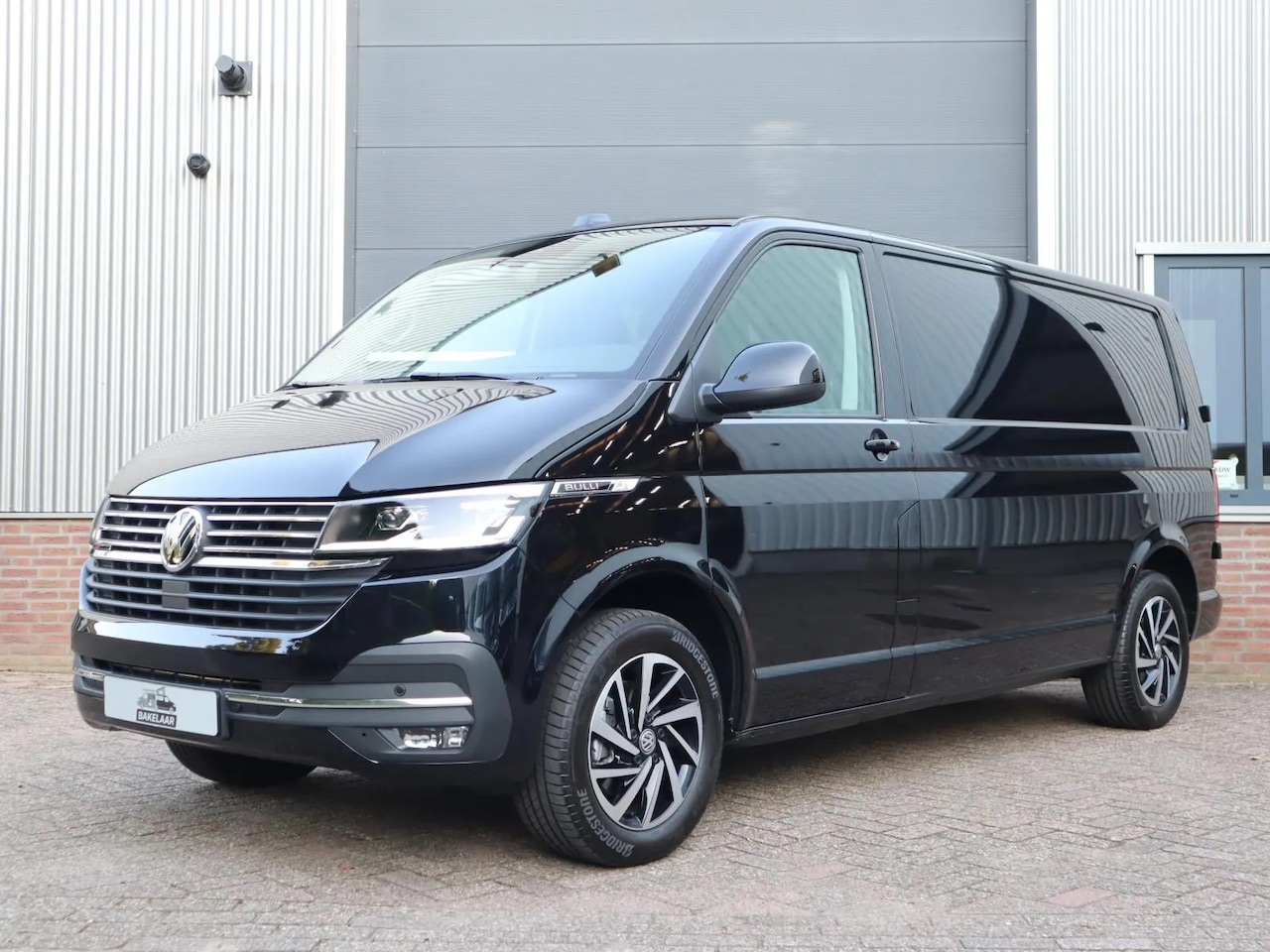 Volkswagen Transporter - Bulli 150pk DSG 4Motion 3-Zitpl. Leder L2H1 4X4 - AutoWereld.nl