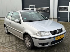 Volkswagen Polo - 1.4 Trendline/Automaat