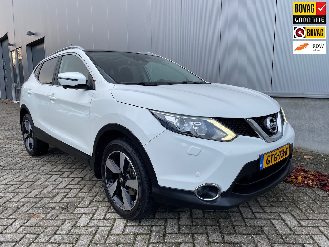 Nissan Qashqai - 1.6 N-Connecta / Camera / Navigatie - AutoWereld.nl