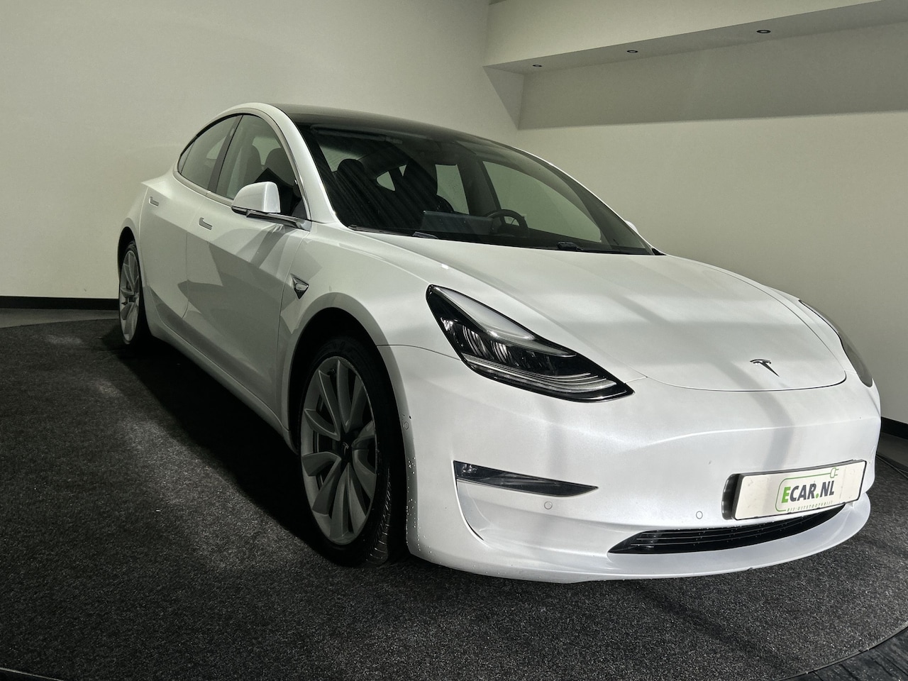 Tesla Model 3 - Long Range RWD Long Range AWD 75 kWh - AutoWereld.nl