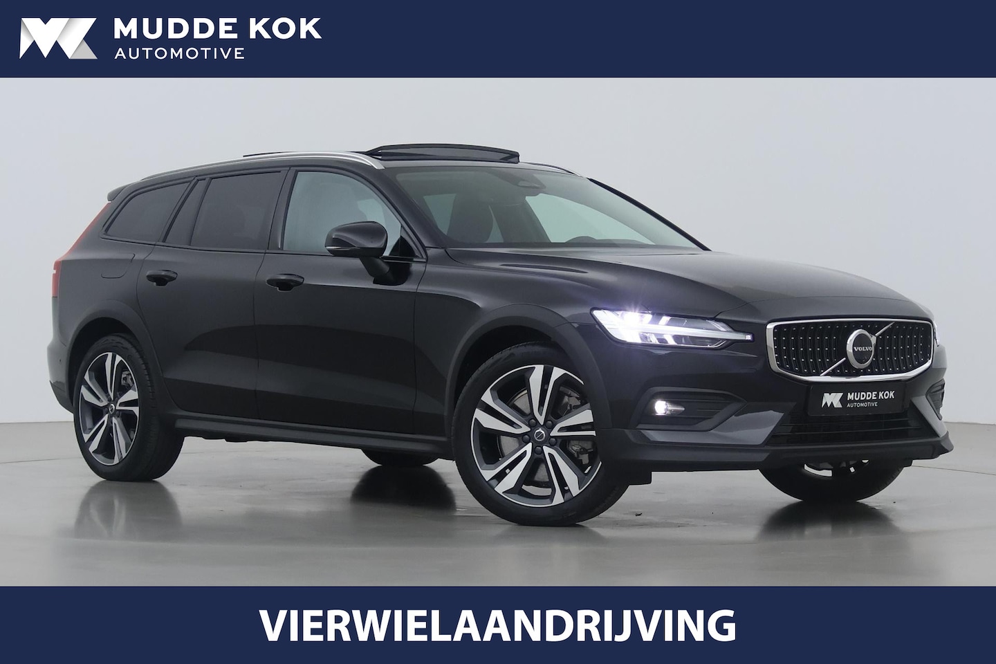 Volvo V60 Cross Country - B5 AWD Ultimate Bright | Trekhaak | 360° Camera | Head-Up | Panoramadak | harman/kardon | - AutoWereld.nl