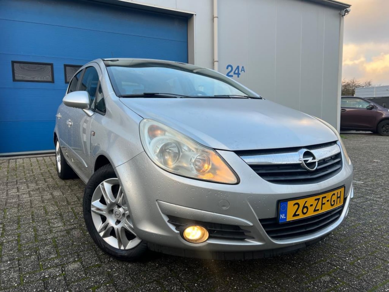 Opel Corsa - 1.2-16V Cosmo 2008 Half Leer 5DRS Trekhaak Cruise - AutoWereld.nl