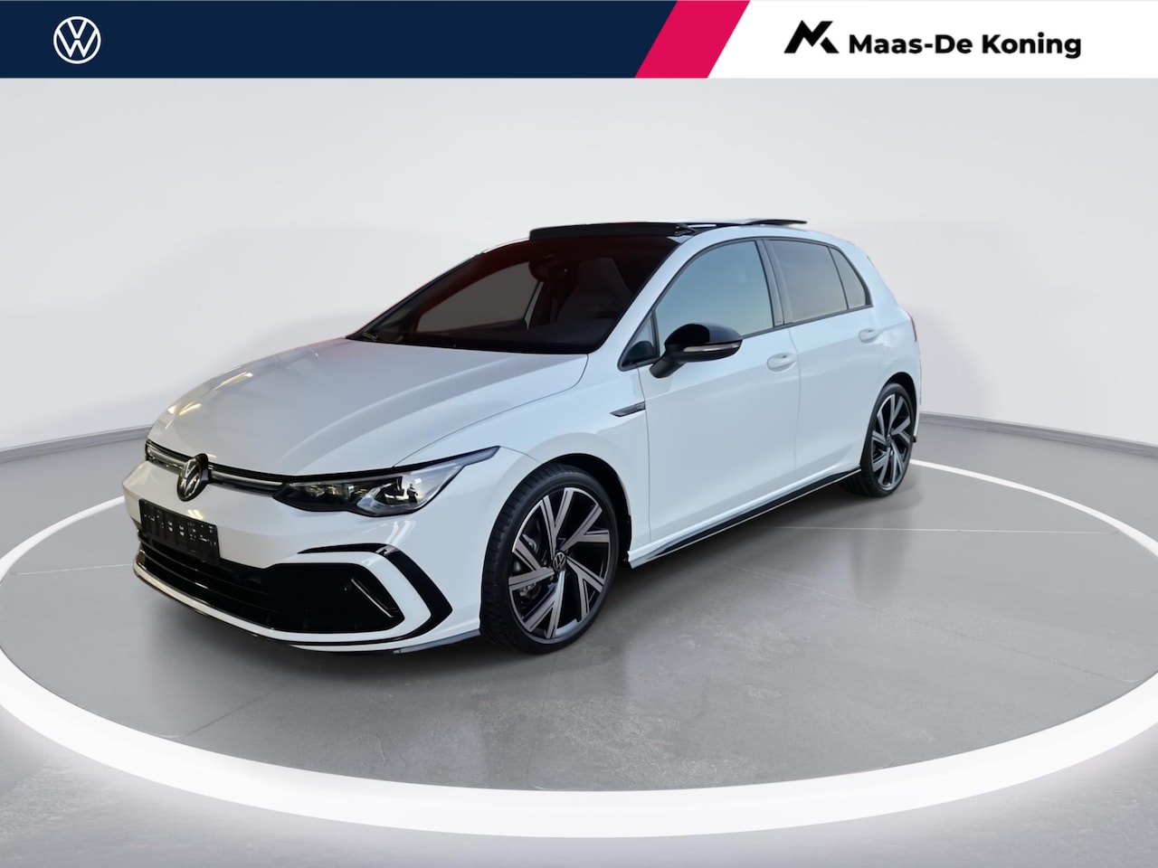 Volkswagen Golf - 1.5 eTSI 150pk DSG R-Line Business · Panoramadak · Camera · IQ Light · Apple/Android Car P - AutoWereld.nl