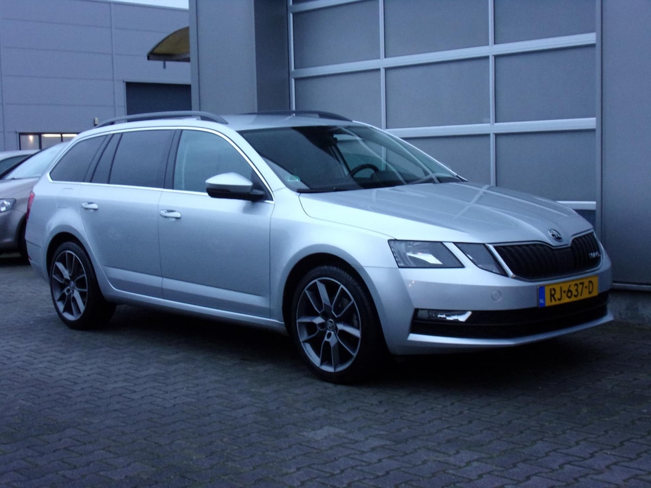 Skoda Octavia Combi - 1.4 TSI Greentech Ambition Business 1.4 TSI Greentech Ambition Business - AutoWereld.nl