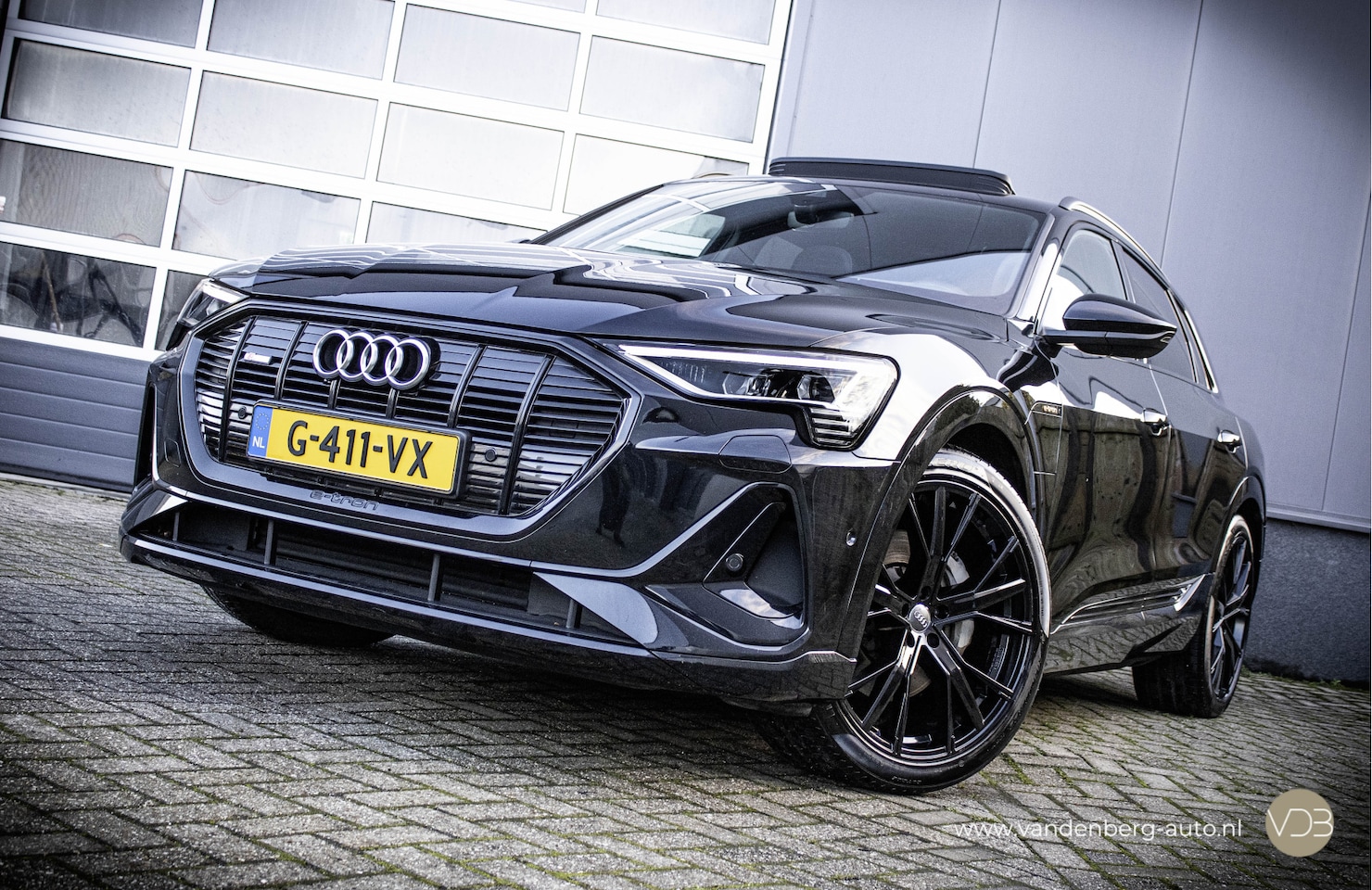 Audi e-tron - 50 Quattro S-Line Black Edition 22inch Pano 1e Eigenaar - AutoWereld.nl