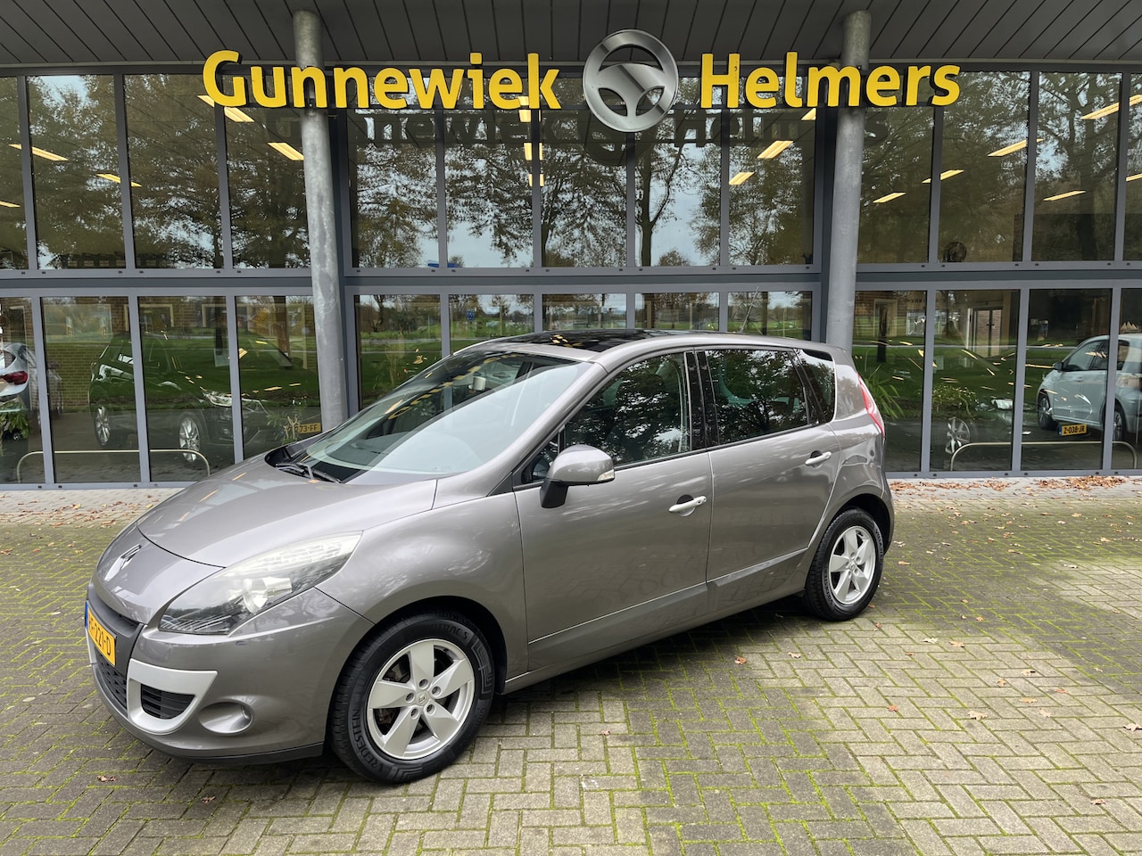 Renault Scénic - 2.0 Dynamique | AUTOMAAT | CRUISE CONTROL | PDC ACHTER | PANODAK - AutoWereld.nl