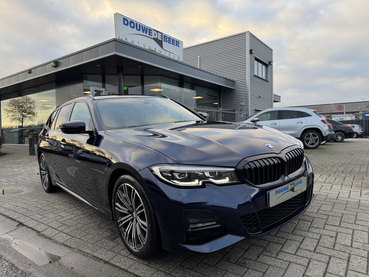 BMW 3-serie Touring - 320i M sport Stoelverw. | LED | HiFi | Tansaniet-Blauw | DAB | - AutoWereld.nl