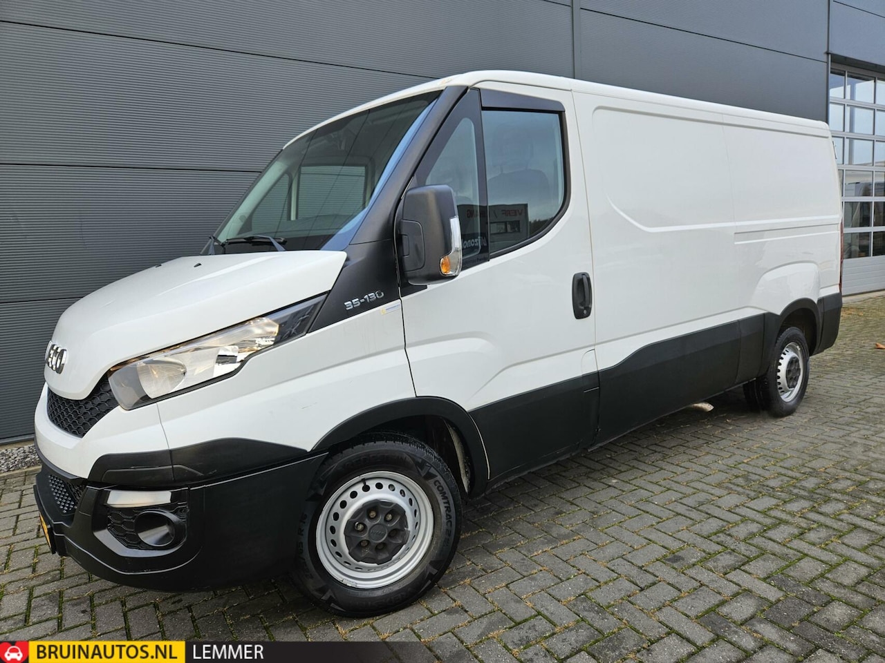 Iveco Daily - 35S 2.3 L2H1 Airco Cruise 127 Pk 3500 KG trekken - AutoWereld.nl