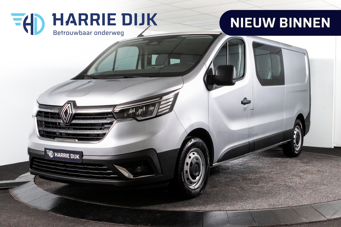 Renault Trafic - 2.0 dCi 150 PK L2H1 DC Comfort - Automaat | Dig. Cockpit | Cruise | Camera PDC | NAV +App. - AutoWereld.nl