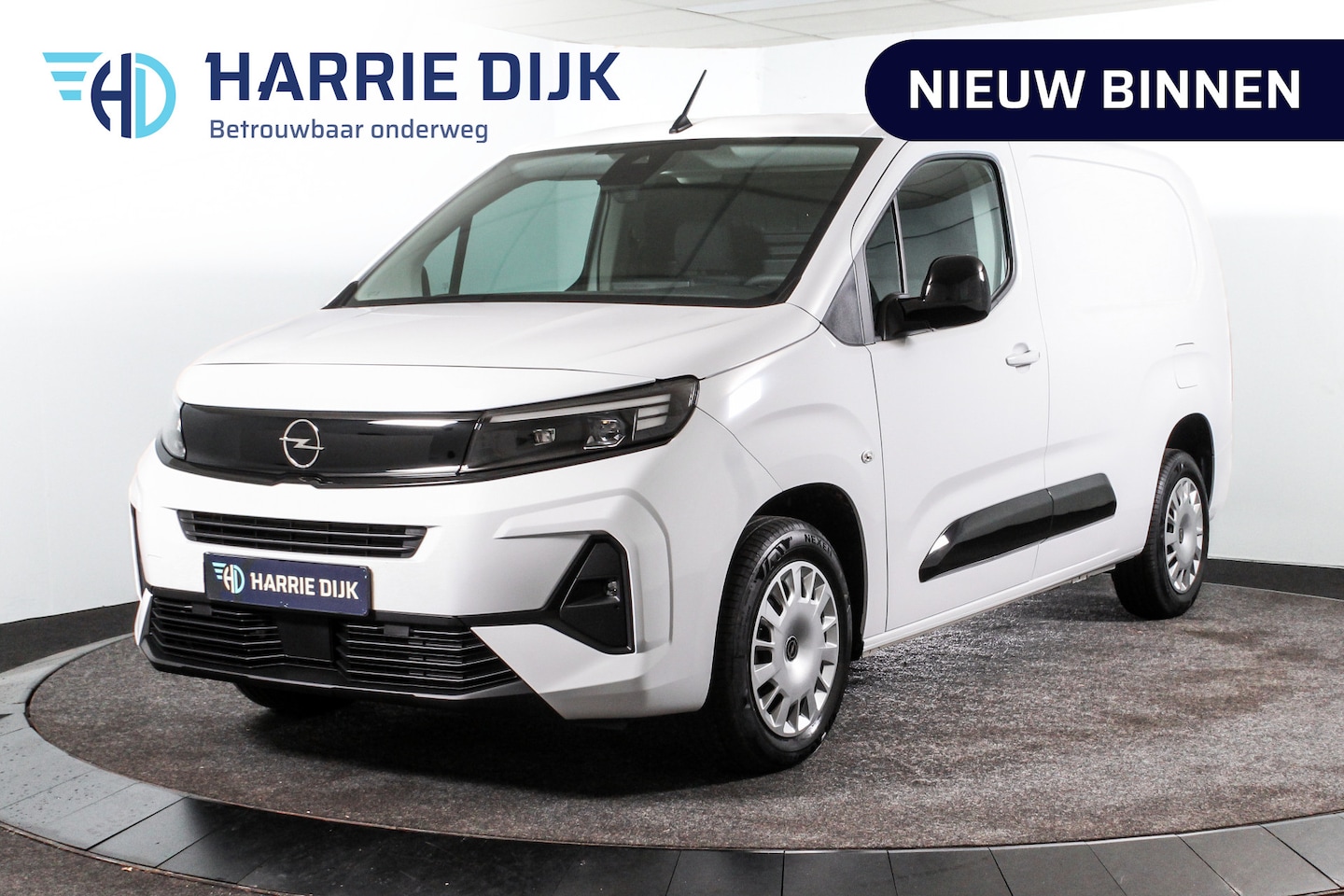 Opel Combo - 1.5 BlueHDi 130pk S&S L2 Cargo - Automaat | Nw. model | Dig.Cockpit | Cruise | Camera | PD - AutoWereld.nl