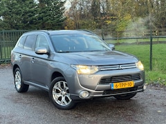 Mitsubishi Outlander - 2.0 PHEV Instyle /Xenon/Pano/Airco/Trekhaak/