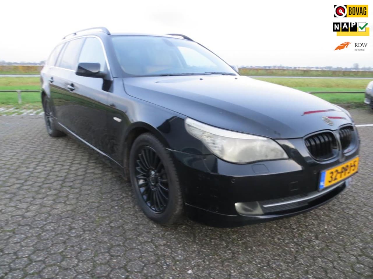 BMW 5-serie Touring - 523i *pano*Stoelverw*Nette wagen APK NIEUW - AutoWereld.nl