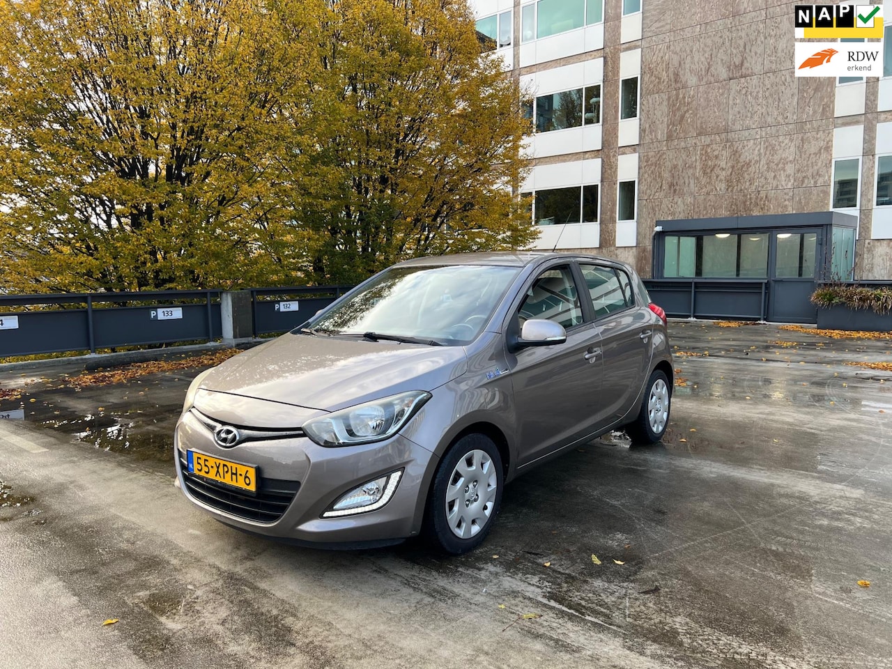 Hyundai i20 - 1.2i i-Motion 5drs Airco El.pakket Lage KM NAP - AutoWereld.nl