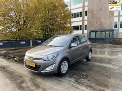 Hyundai i20 - 1.2i i-Motion 5drs Airco El.pakket Lage KM NAP