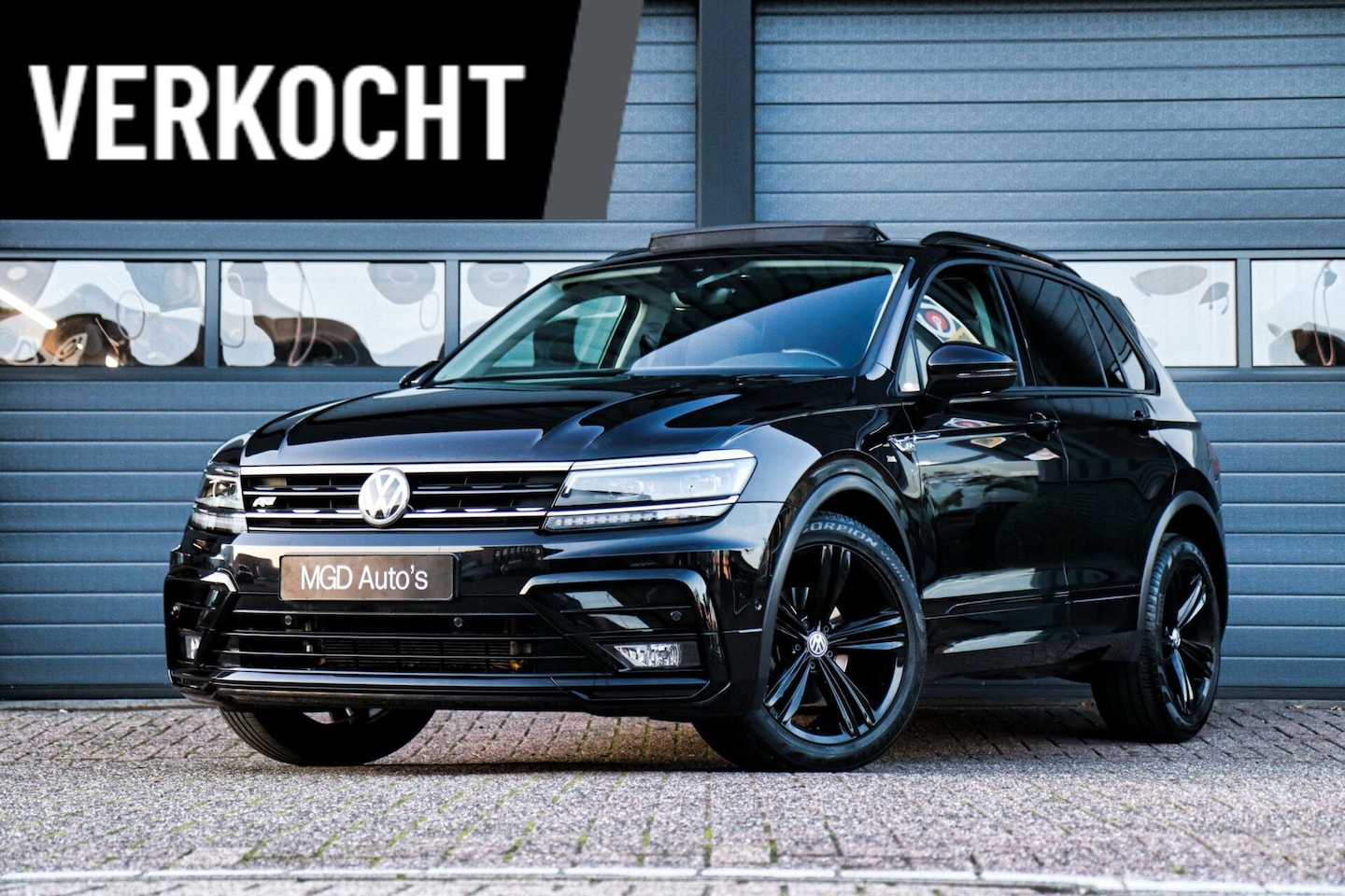 Volkswagen Tiguan - 1.5 TSI ACT R-Line Black Edition /LED/PANODAK/VIRTUAL/KEYLESS/CAMERA/CARPLAY/STOELVERW./AC - AutoWereld.nl