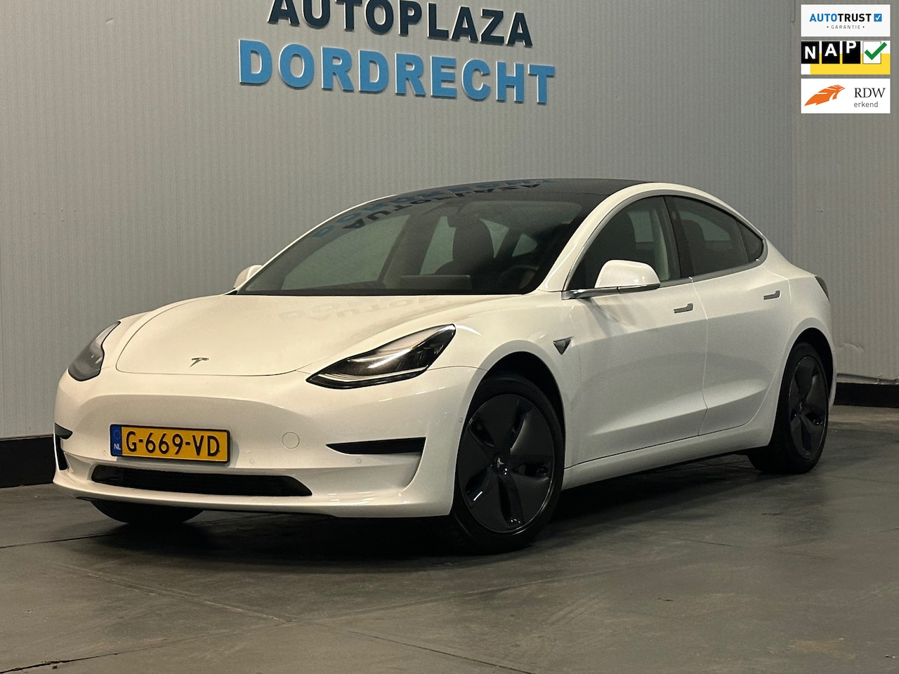 Tesla Model 3 - Standard RWD Plus 60 kWh - AutoWereld.nl