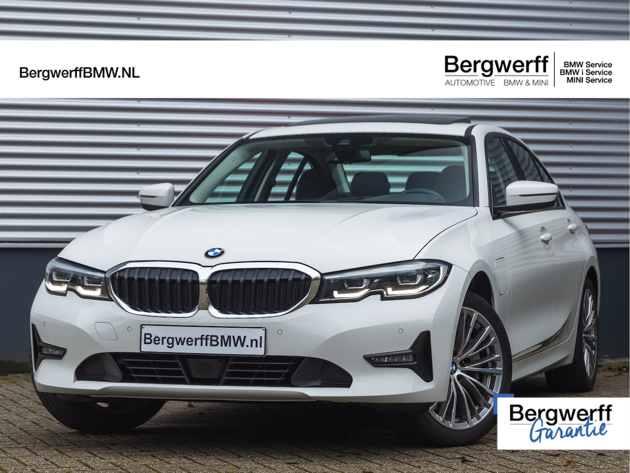 BMW 3-serie - 330e - Schuifdak - ACC - Hifi - Stoelverwarming - AutoWereld.nl