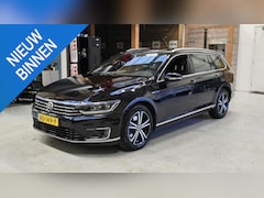 Volkswagen Passat Variant - 1.4 TSI GTE Connected Series Navi, Trekhaak, Clima