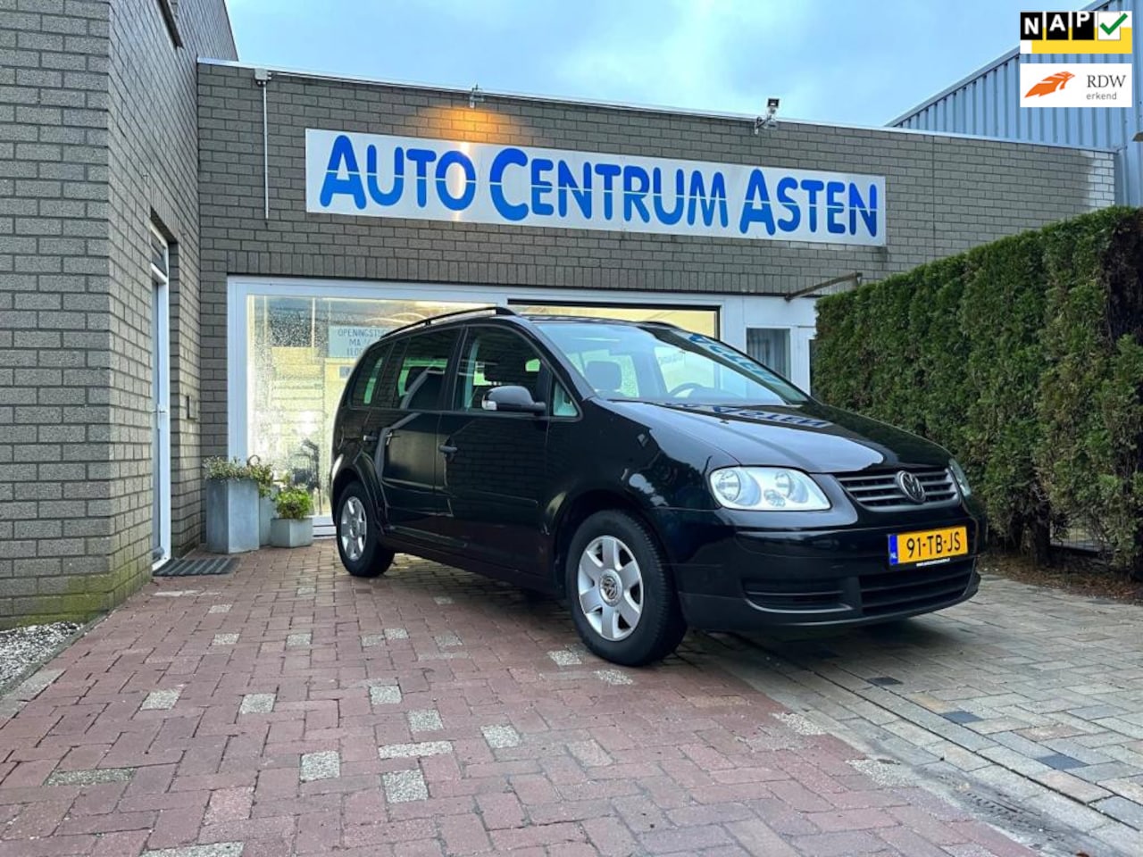 Volkswagen Touran - 1.6-16V FSI Business Lage kilometerstand - AutoWereld.nl