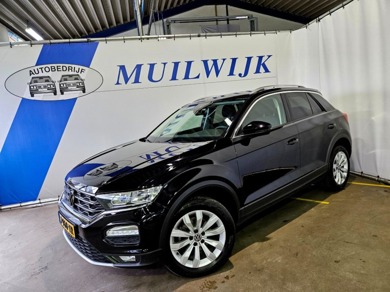 Volkswagen T-Roc - 1.0 TSI Style / Navi / Adaptive Cruise / NL Auto - AutoWereld.nl