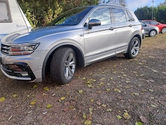 Volkswagen Tiguan - 1.5 TSI 150 Pk R-Line Highline Digital Cockpit Memory stoelen